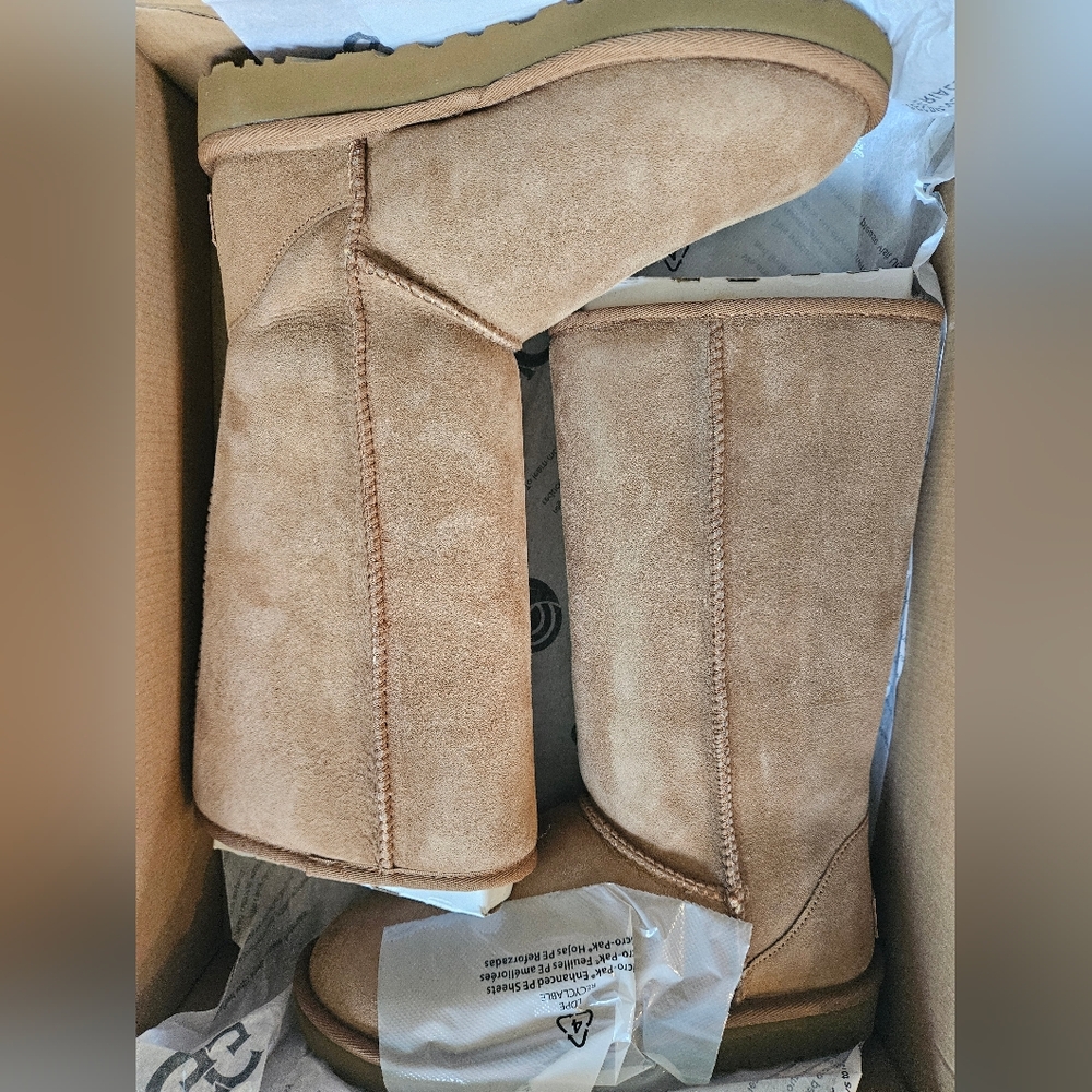 Ugg Classic Tall II Suede Sheepskin Boot Tan Size 7